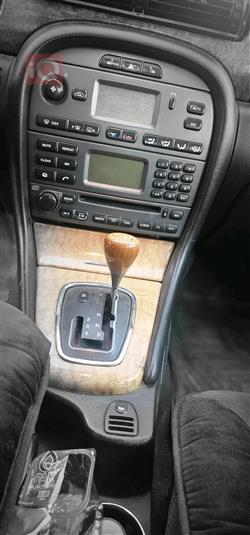 جاگوار X-Type